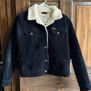 Wrangler Women's Dark Blue Corduroy Jacket with Cream Sherpa Lining